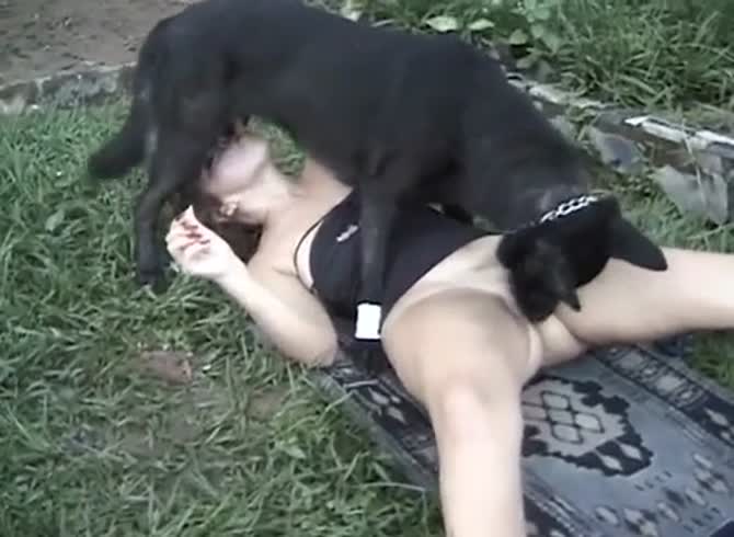 Black dog makes slut cum with his tongue in outdoors animal porn - Zoo Porn  Dog at Katitube